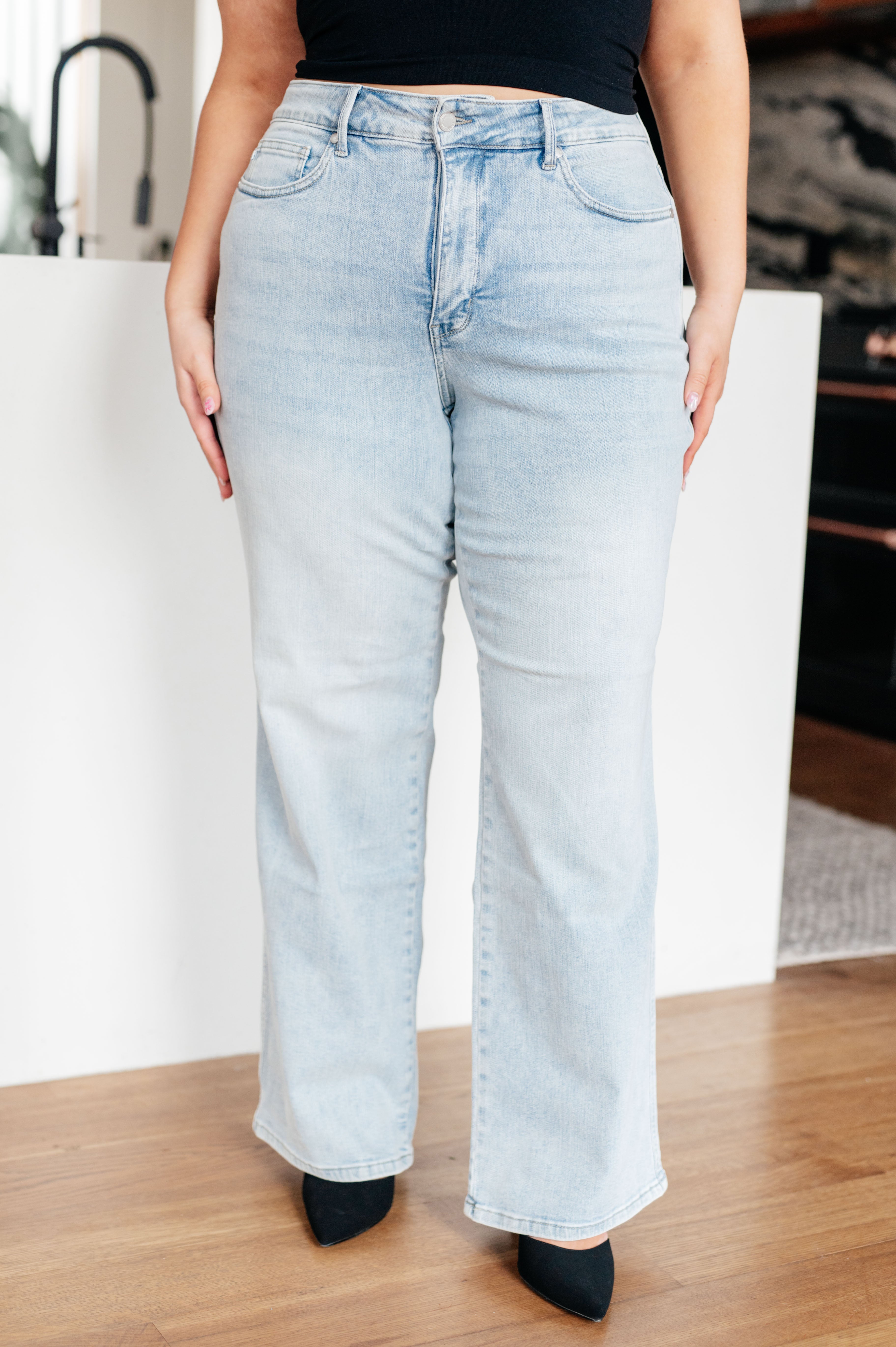 Brooke High Rise Control Top Vintage Wash Straight Jeans - Lola Cerina Boutique