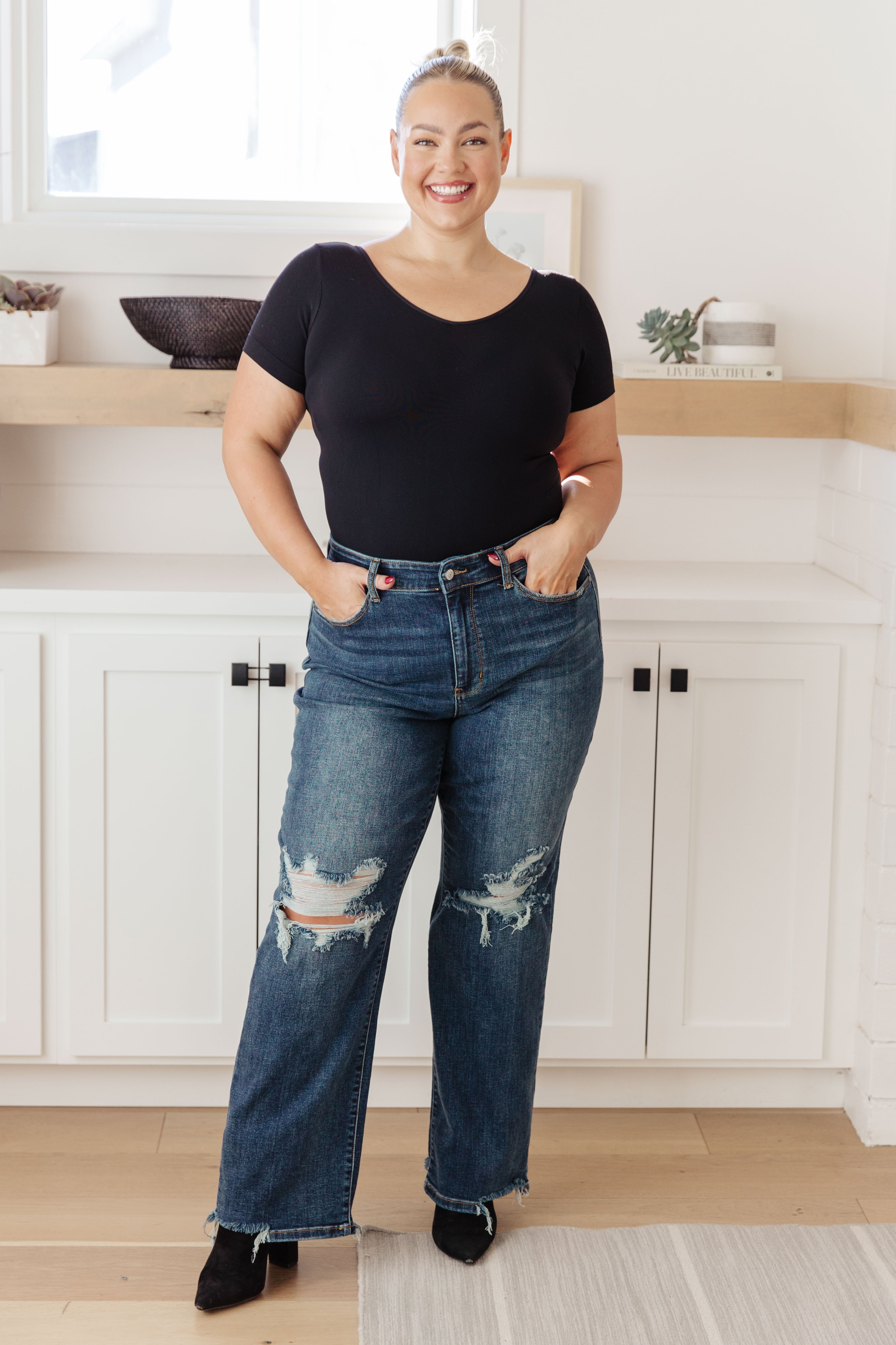 Rose High Rise 90's Straight Jeans in Dark Wash - Lola Cerina Boutique