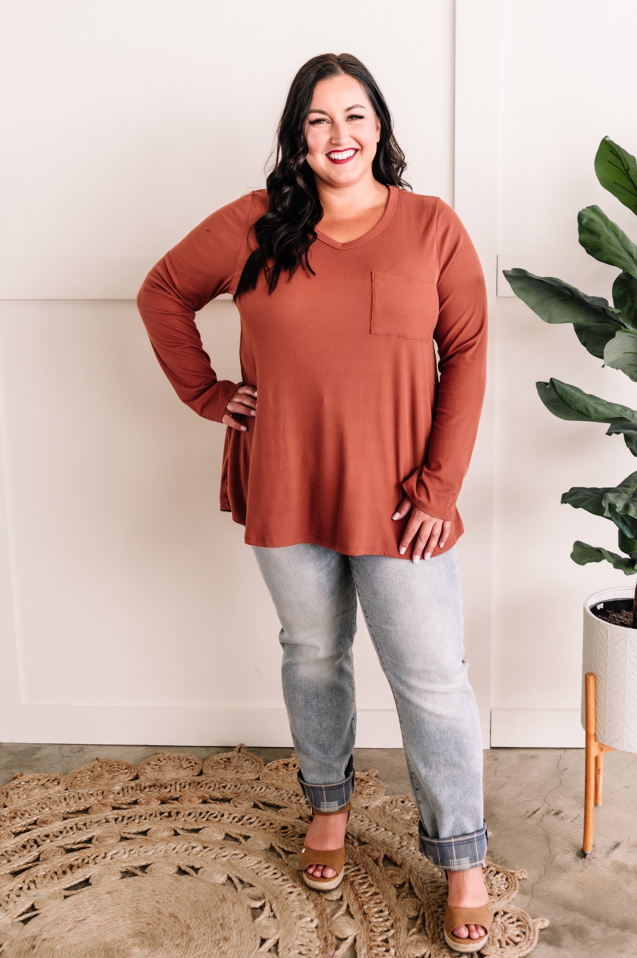 8.28 Soft Touch V Neck Top In Amber Glow 11.22 - Lola Cerina Boutique