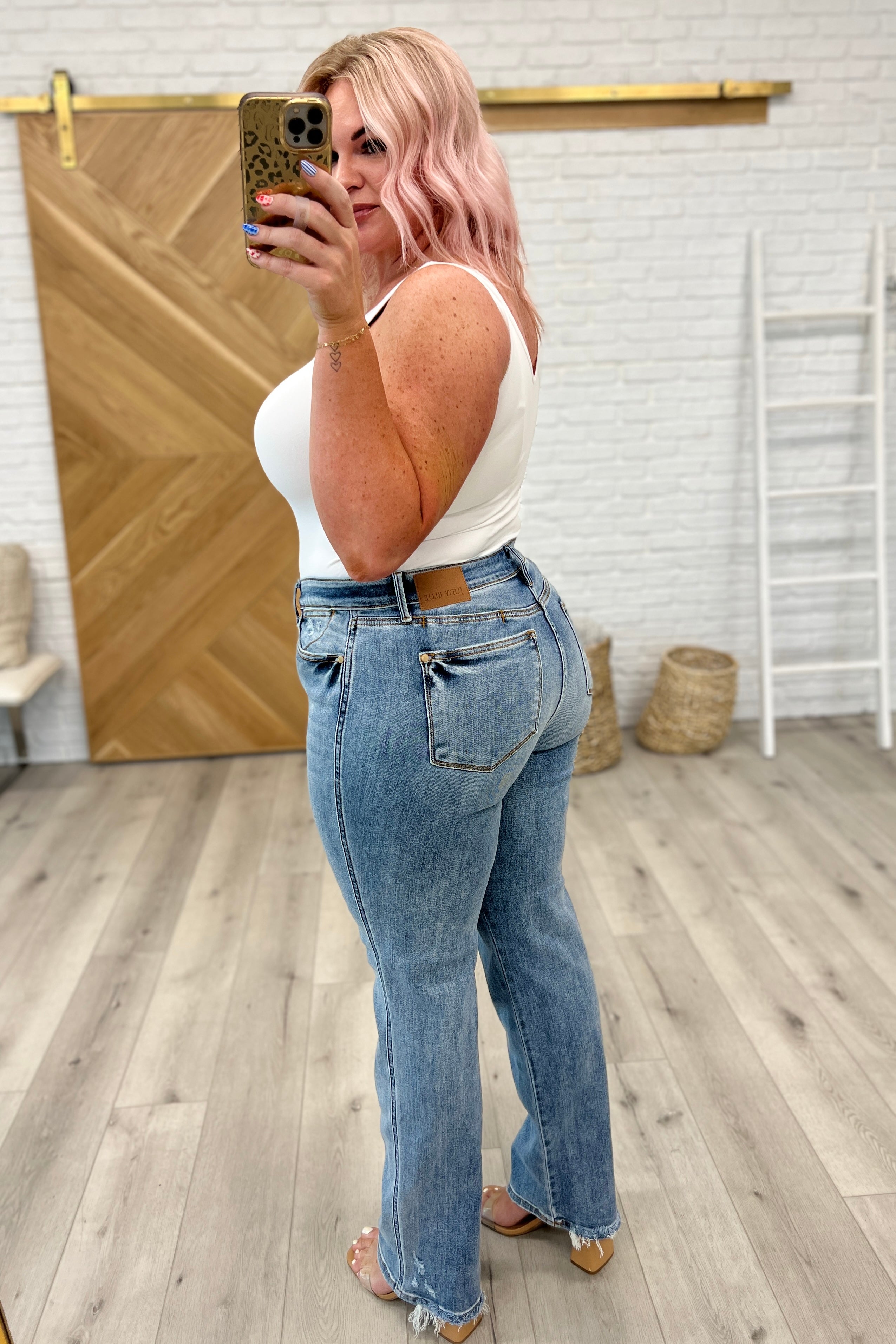 Quinn Mid Rise Cell Phone Pocket Dad Jeans - Lola Cerina Boutique